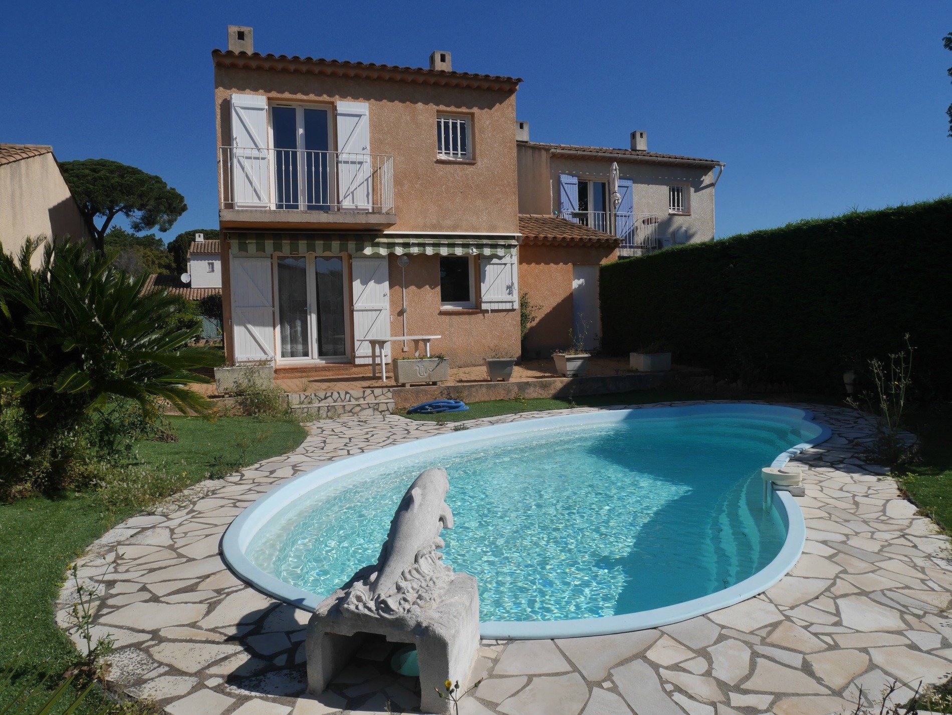 Vente FREJUS, VILLA AVEC PISCINE SUR 400M2 DE JARDIN | B&B Immobilier